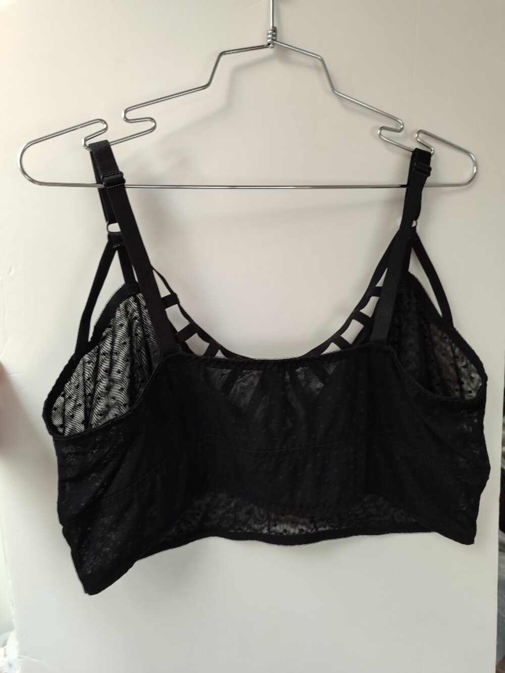 EUC Torrid Black Textured Mesh Lined Strappy Cage Front Bralette Size 3